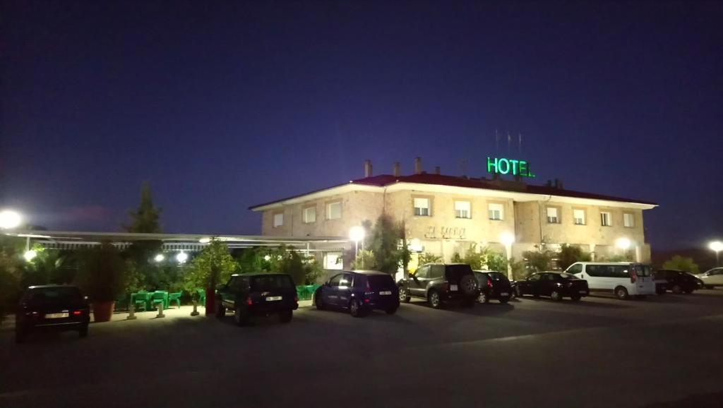 Hotel Restaurante Sostenible La Laguna ブロサス エクステリア 写真