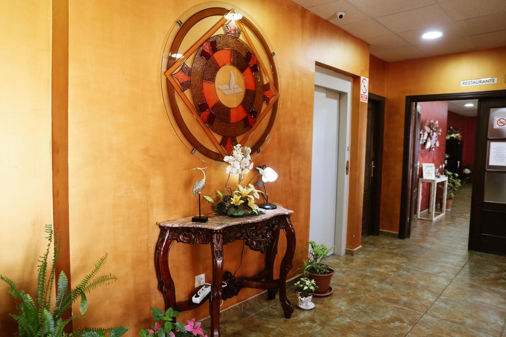 Hotel Restaurante Sostenible La Laguna ブロサス エクステリア 写真