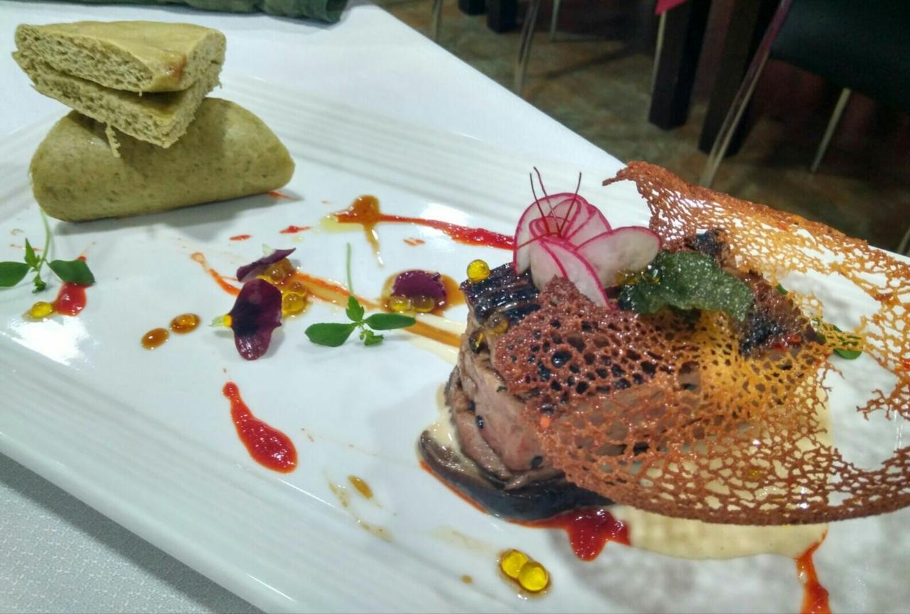 Hotel Restaurante Sostenible La Laguna ブロサス エクステリア 写真