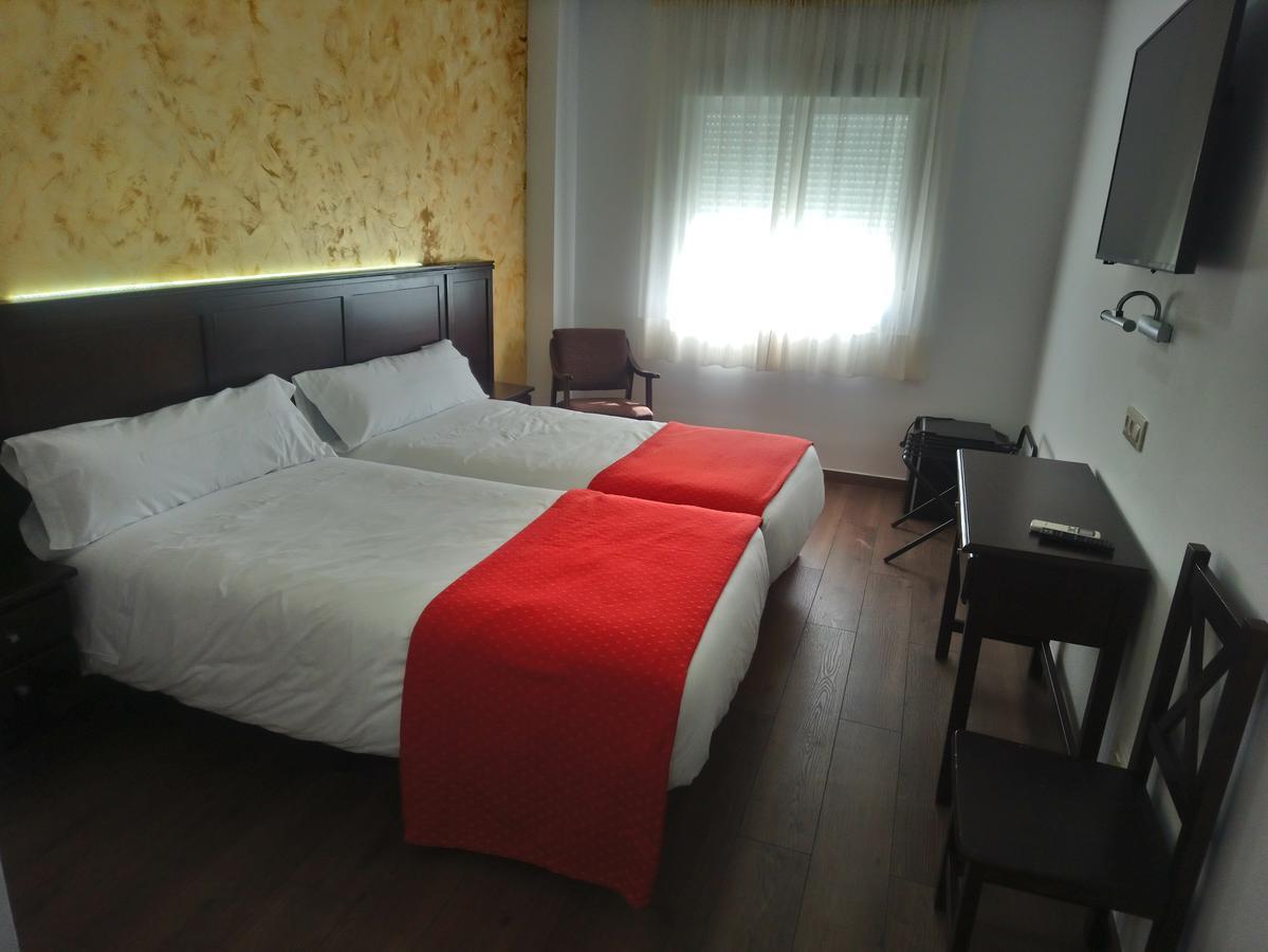 Hotel Restaurante Sostenible La Laguna ブロサス エクステリア 写真