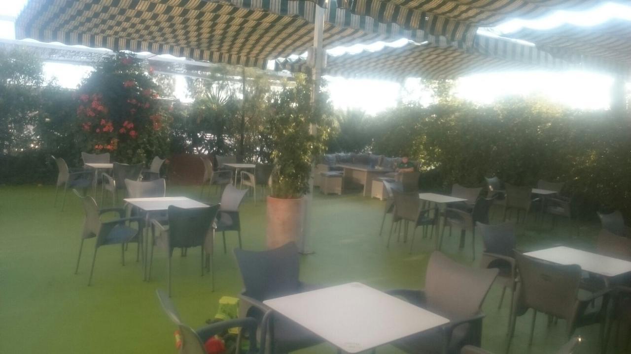 Hotel Restaurante Sostenible La Laguna ブロサス エクステリア 写真