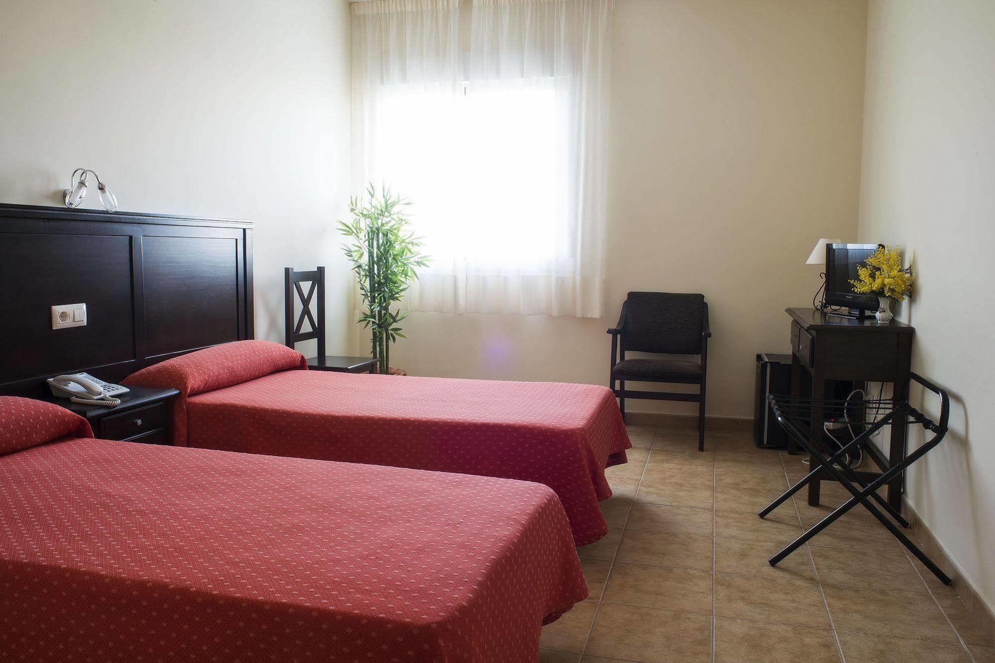 Hotel Restaurante Sostenible La Laguna ブロサス エクステリア 写真